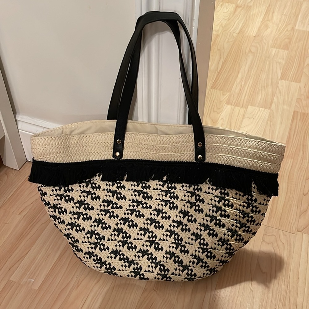 Straw tote bag